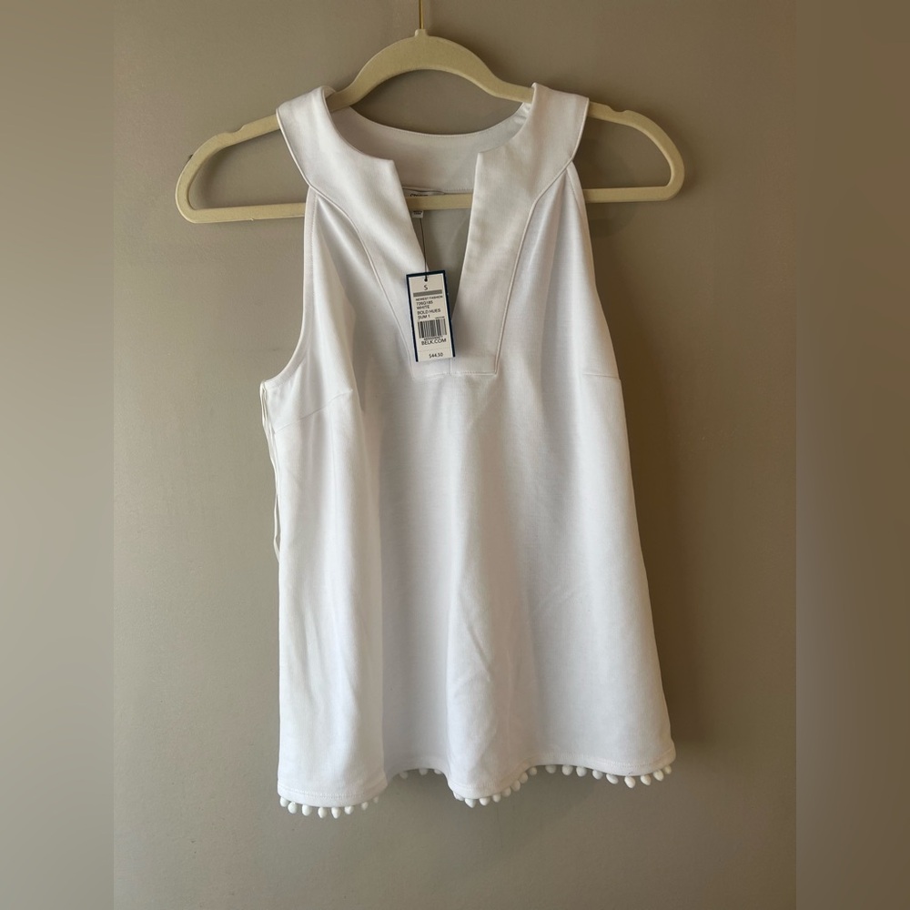 Crown & Ivy Sleeveless White Pom-Hem V-Neck Women's Top Size Small NWT